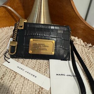 NWT Marc Jacobs Black Croc-Embossed Wristlet with Gold Accents